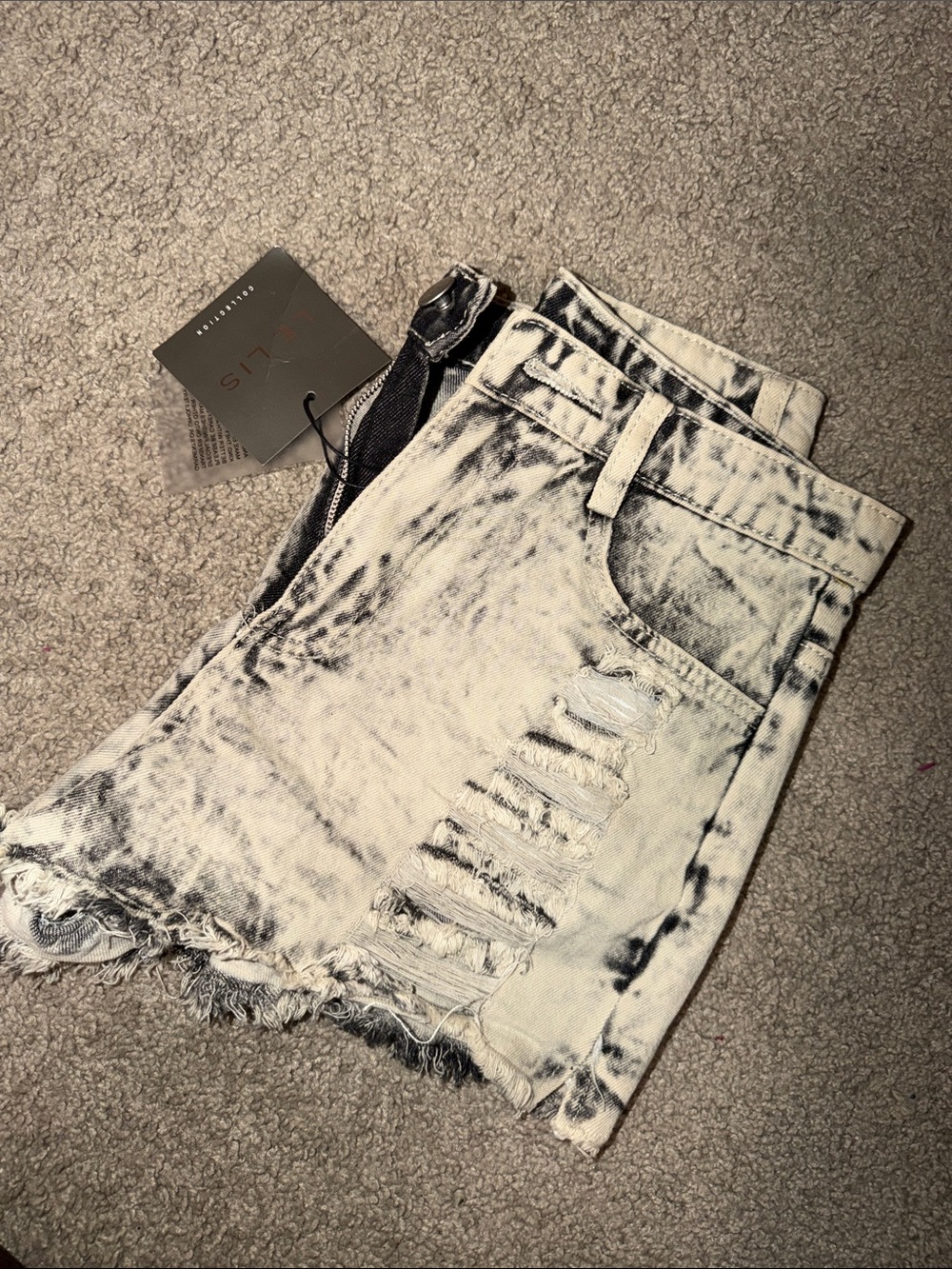 Distressed Acid-Wash Women’s Denim Shorts - White/Black Small